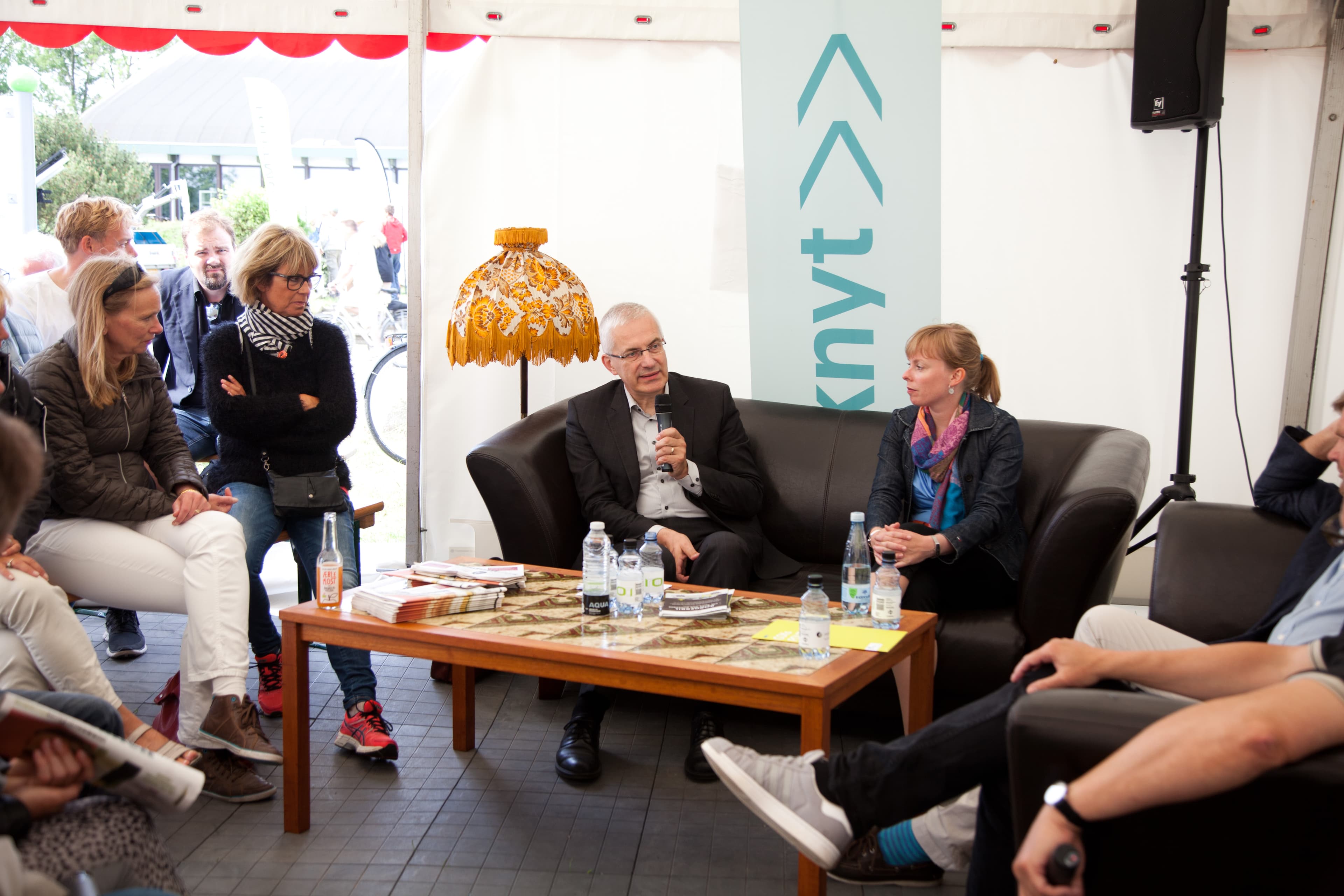 Afstanden mellem politikere og borgere er vokset, og det skader det lokale demokrati, mener flere af deltagerne i Kommunens paneldebat. Foto: Kristian Buus