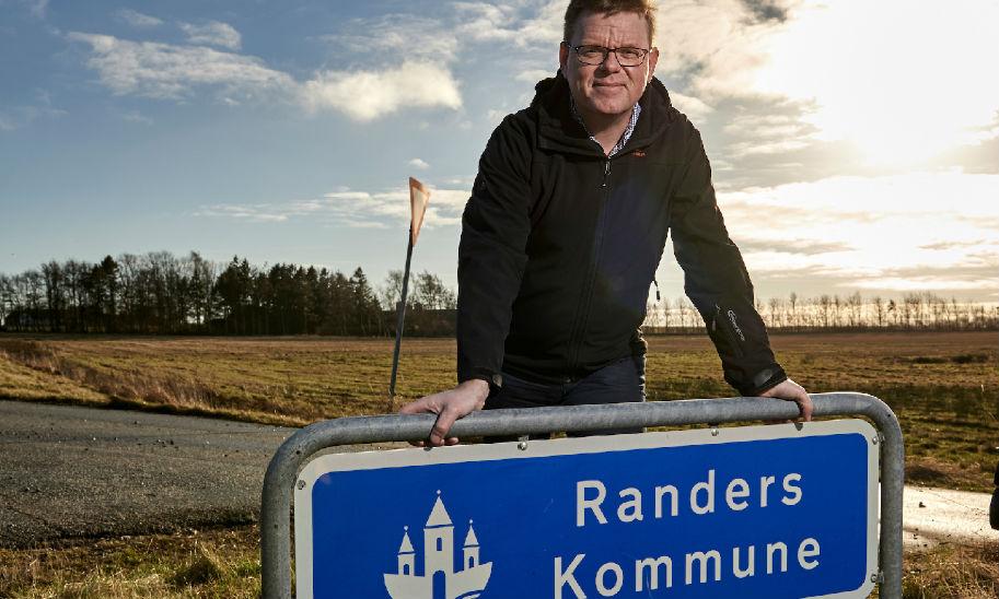 Torben Hansen i sit bedste element: Den fri luft. Naturen betyder meget for mig. Det er fred og ro, skønhed. Jeg elsker at se på fugle, duften af nyslået græs, og bare ligge på græsset og se op i himlen.