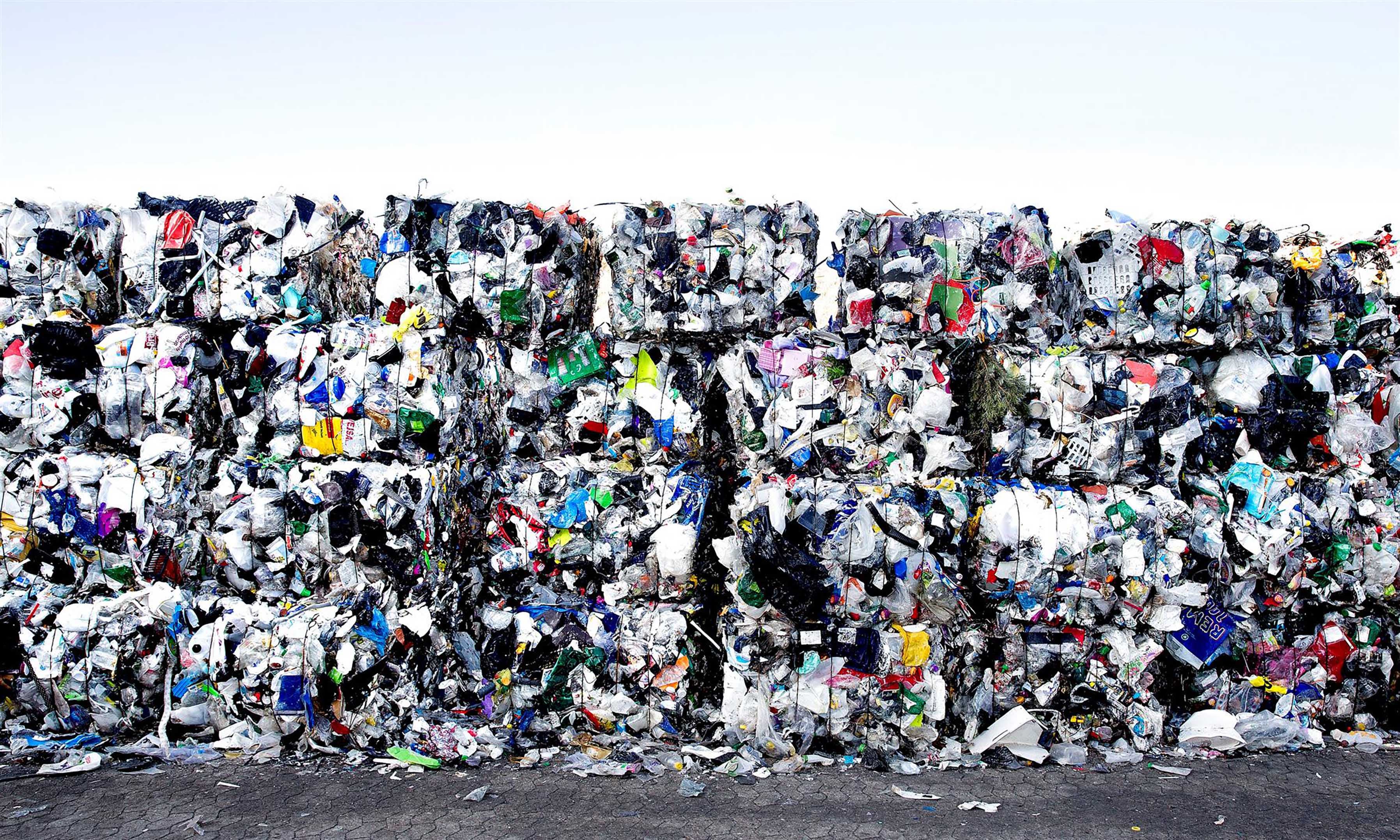 Det er sjældent set, at udbudsreglerne fører til, at en kontrakt rives over, siger Jacob Georg Naur, advokat med speciale i udbudsret, efter at det kommunalt ejede affaldsselskab Amager Ressource Center nu har ophævet en kontrakt med en leverandør, som blev tildelt kontrakten uden udbud.