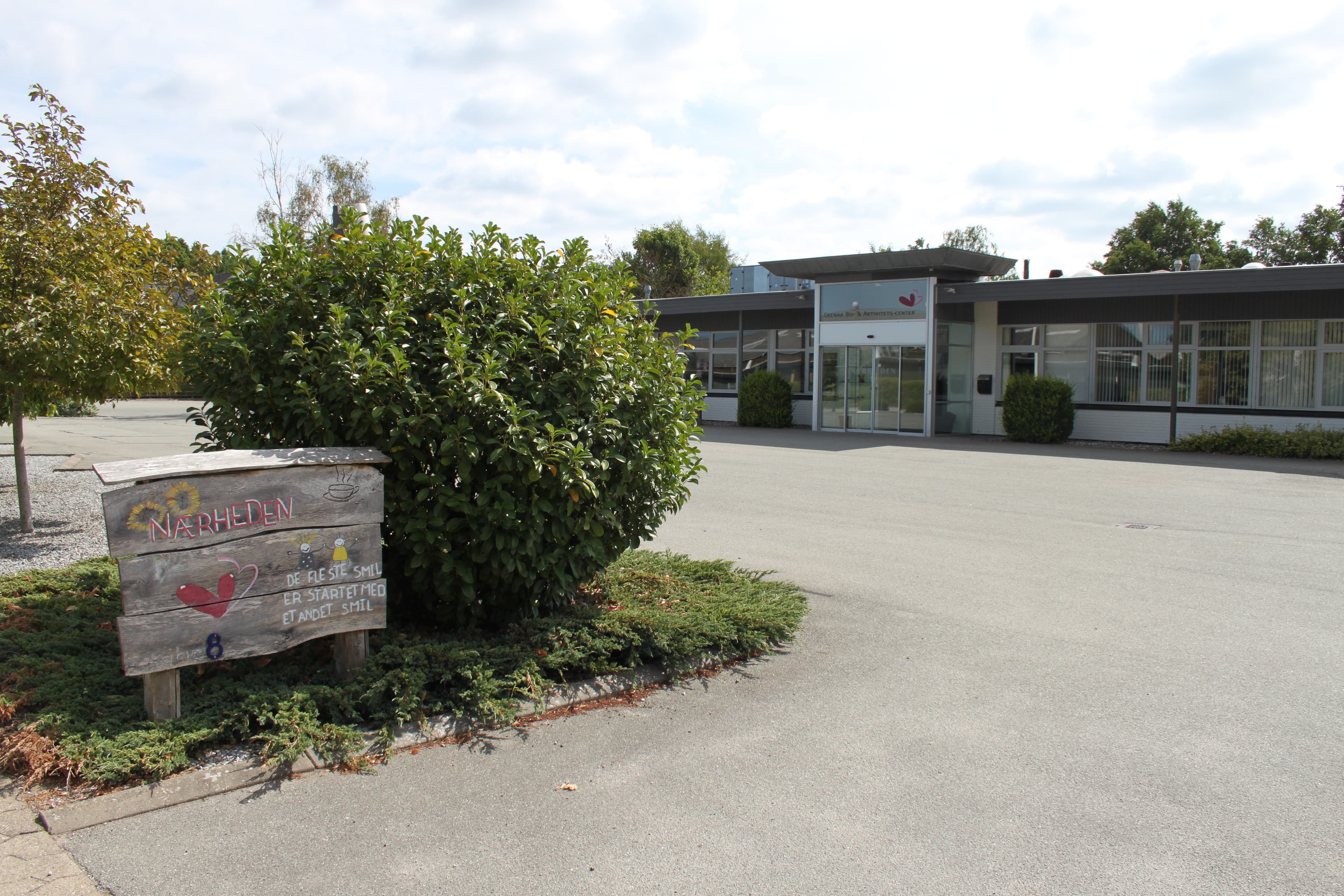 - Lederne har fået at vide, at man ikke skal købe ind hos personer, man kender - hverken hos familie eller venner - medmindre, at man forinden har indhentet flere tilbud, og derfor er helt sikker på, at man får den billigste pris, siger Bo Lindballe, souschef for Socialområdet i Norddjurs Kommune efter endnu et eksempel på indkøb hos en fratrådt leders forretningspartner.