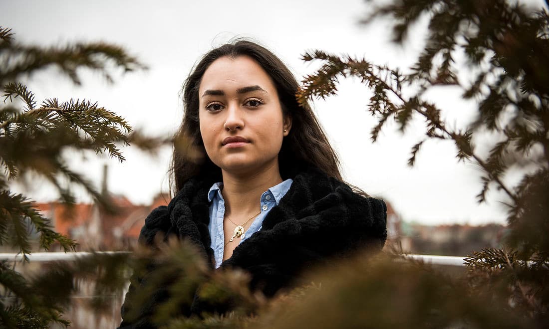 Hediye Dilara Pekerman Temiz (R) studerer statskundskab og fik 128 personlige stemmer ved kommunalvalget og er den eneste radikale i byrådet. Hun er født og opvokset i Albertslund, mens hendes forældre kommer fra Tyrkiet. 