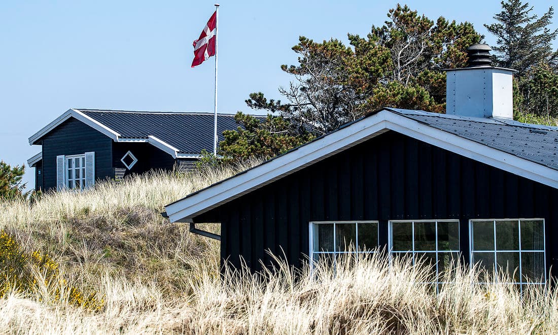 Sommerhusområderne ligger fortsat øde hen pga. coronakrisen, og det rammer Ringkøbing-Skjern ekstra hårdt - specielt fordi det fortsat er uvist, om tyske turister får lov at rejse herop til sommer.