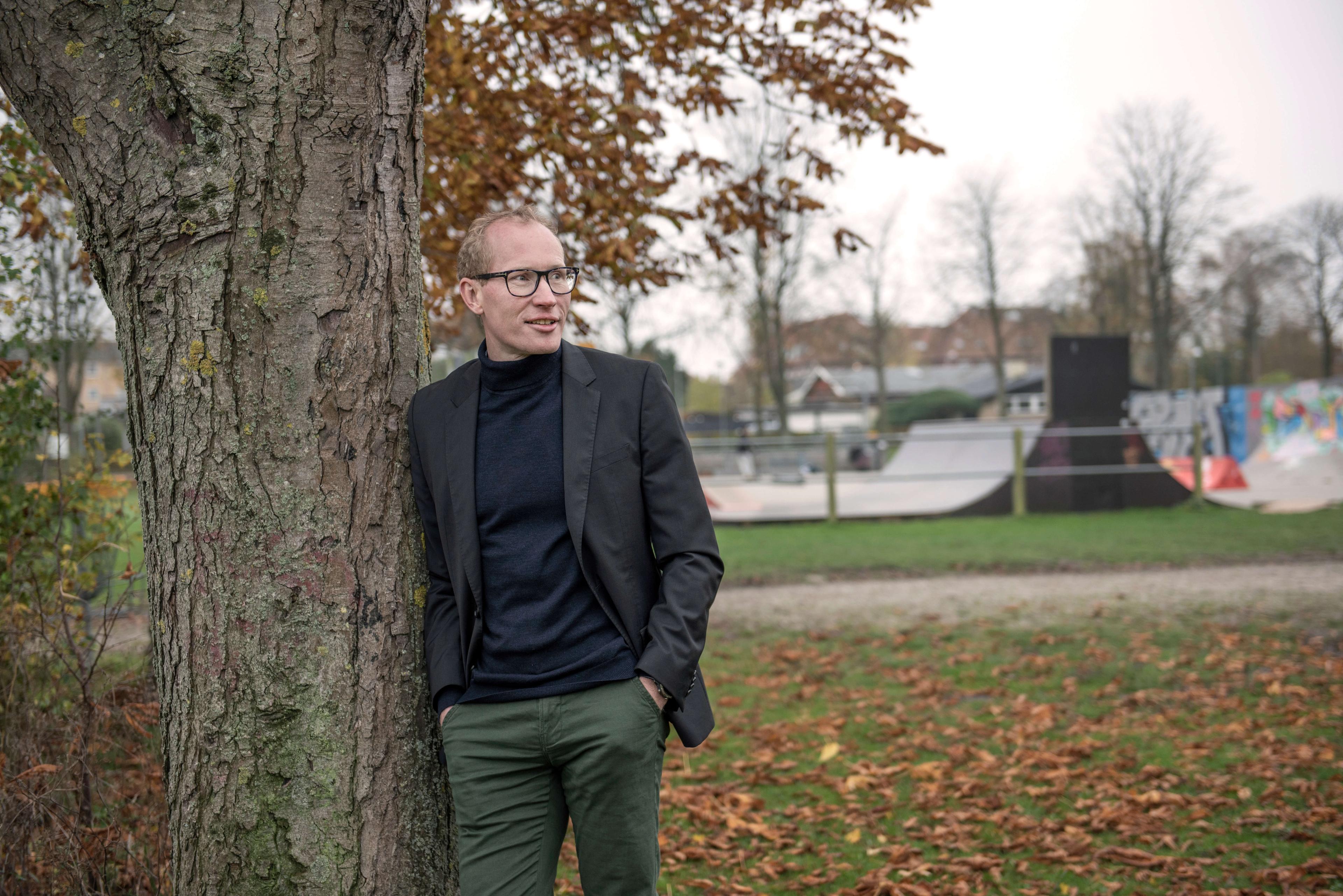 Henrik Hvidesten (V) er en introvert mand i et meget udadvendt job, og det kræver lidt ekstra af ham. Jeg har skullet lære mig at være ekstrovert, og jeg arbejder stadig på det. Hele tiden.