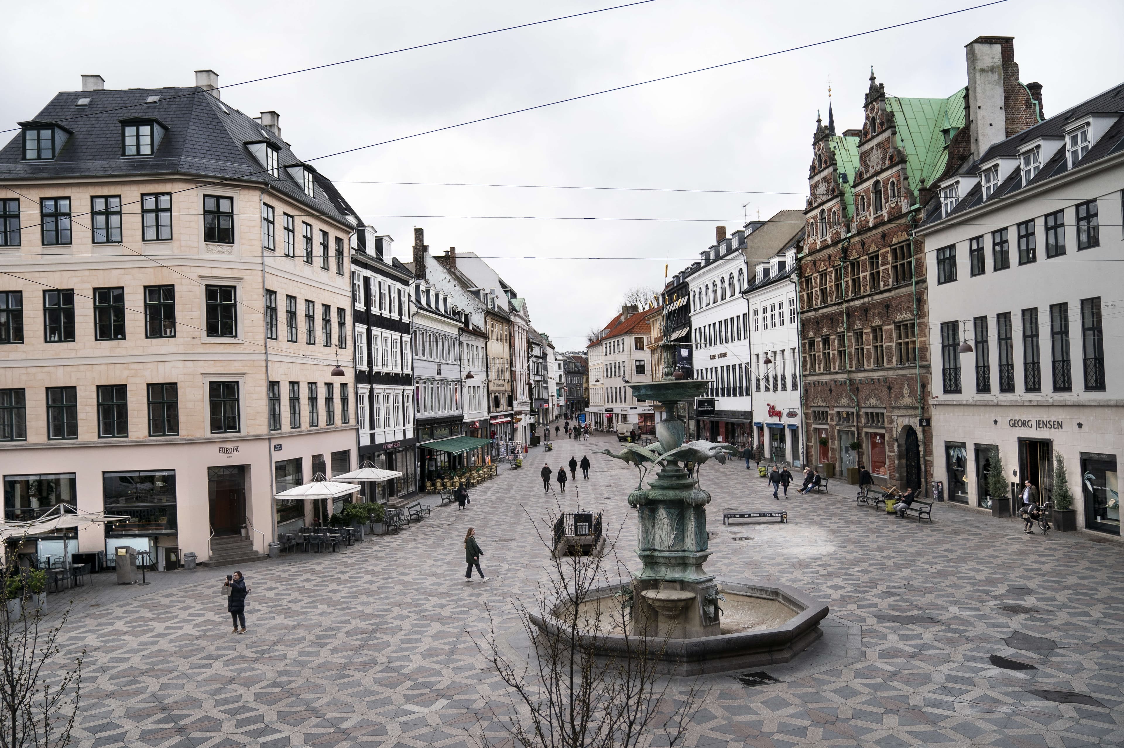 Et næsten mennesketomt København kort tid efter den store nedlukning i marts sidste år. Restriktionerne og frygten for smitte fik folk til at blive inde.