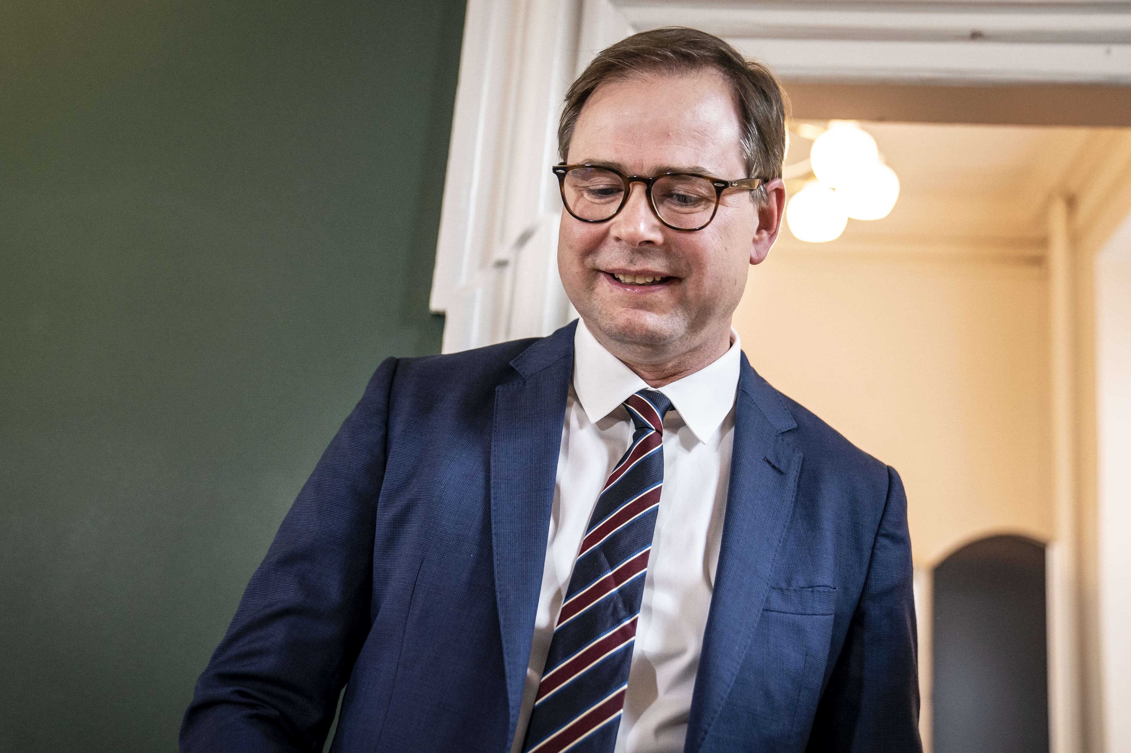 - Faktisk har vi styrket velfærden i kommunerne mere de seneste tre år end i de foregående ti år, siger finansminister Nicolai Wammen (S) om aftalen med kommunerne om næste års økonomi. 