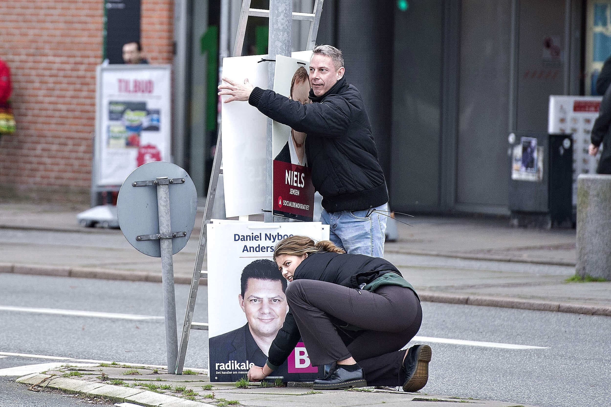 Der kan være trængsel ved de mest attraktive lygtepæle, når der åbnes for opsætning af valgplakater.