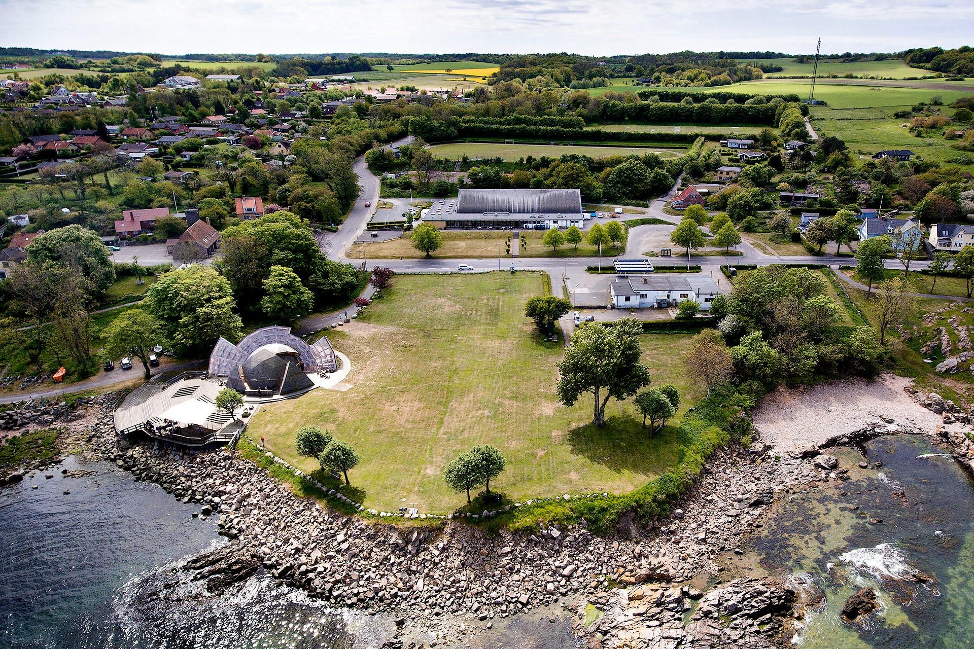 Enhver ved hvordan Cirkuspladsen ser ud med et Folkemøde, så her er hvordan den ser ud uden.