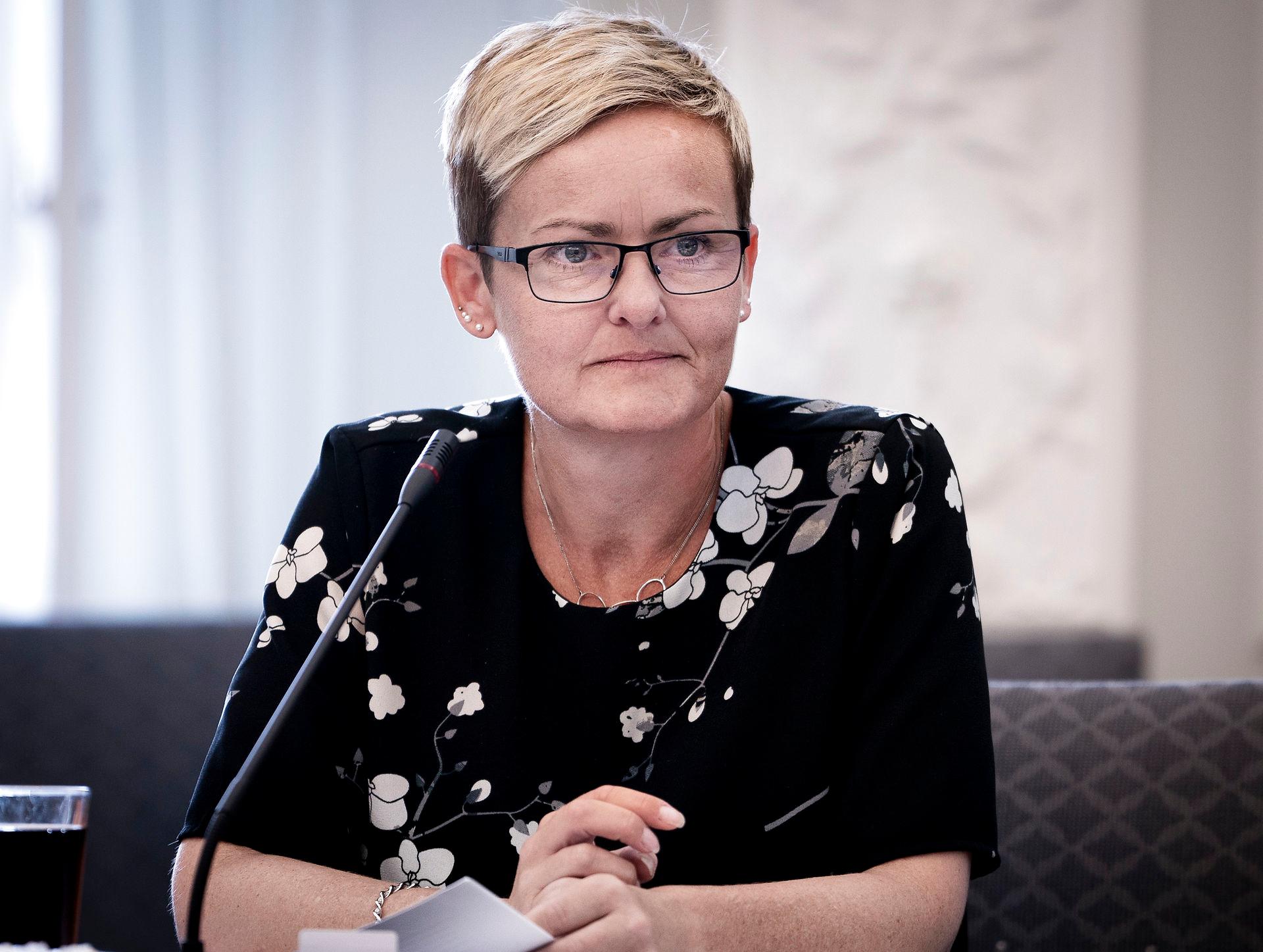 

  Børne- og undervisningsminister Pernille Rosenkrantz-Theil (S) har ved flere lejligheder givet udtryk for, at regeringen vil arbejde for en mere lige fordeling af elever i folkeskolen på tværs af både etniske og sociale skel. Men det er nu op til kommunerne.