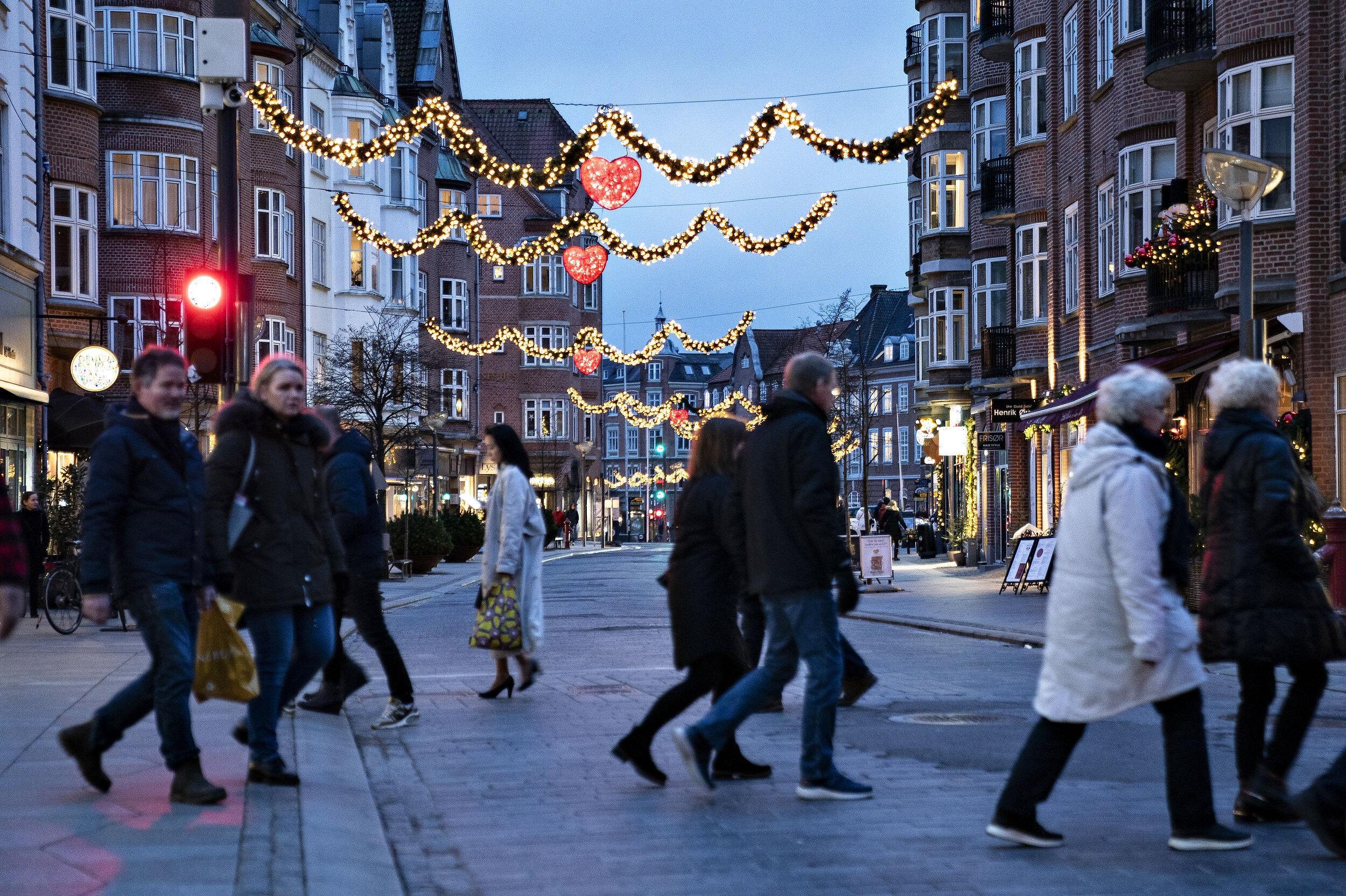   Knap 8 ud af 10 kommuner har i år enten aflyst eller reduceret den kommunale julebelysning i forhold til tidligere år på grund af energikrisen. Det viser en ny rundspørge fra Momentum.