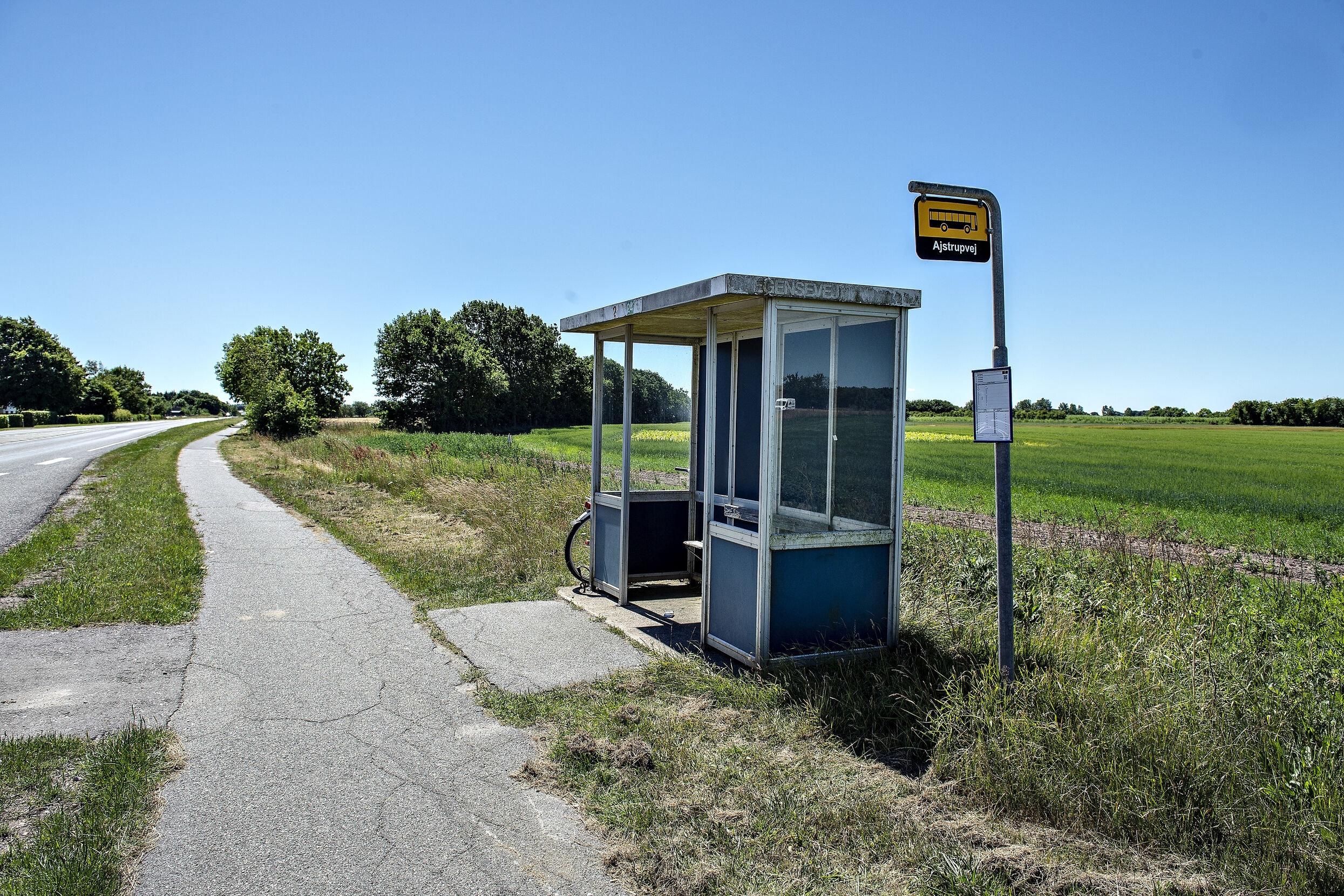 Det presser budgetterne i trafikselskaberne, at færre vælger at tage med bussen. 