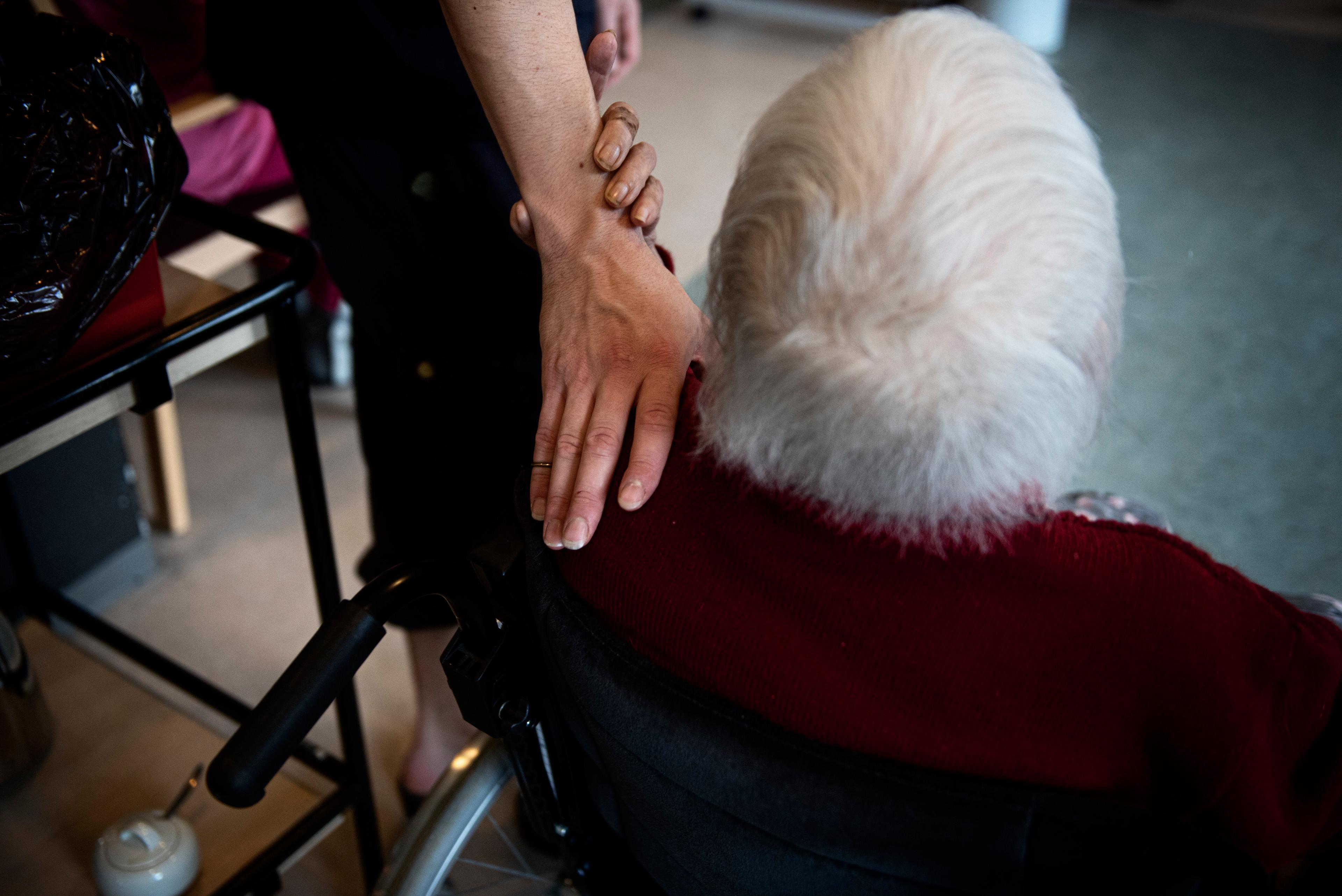 Når arbejdspladskulturen klemmer medarbejderen, bliver det svært at knytte an til faglighed, politikker og andre velmente indsatser. Hvad nytter fx en politik om værdigt ældreliv, hvis den ikke kan komme til udtryk i måden, vi behandler de ældre i kommunens varetægt?