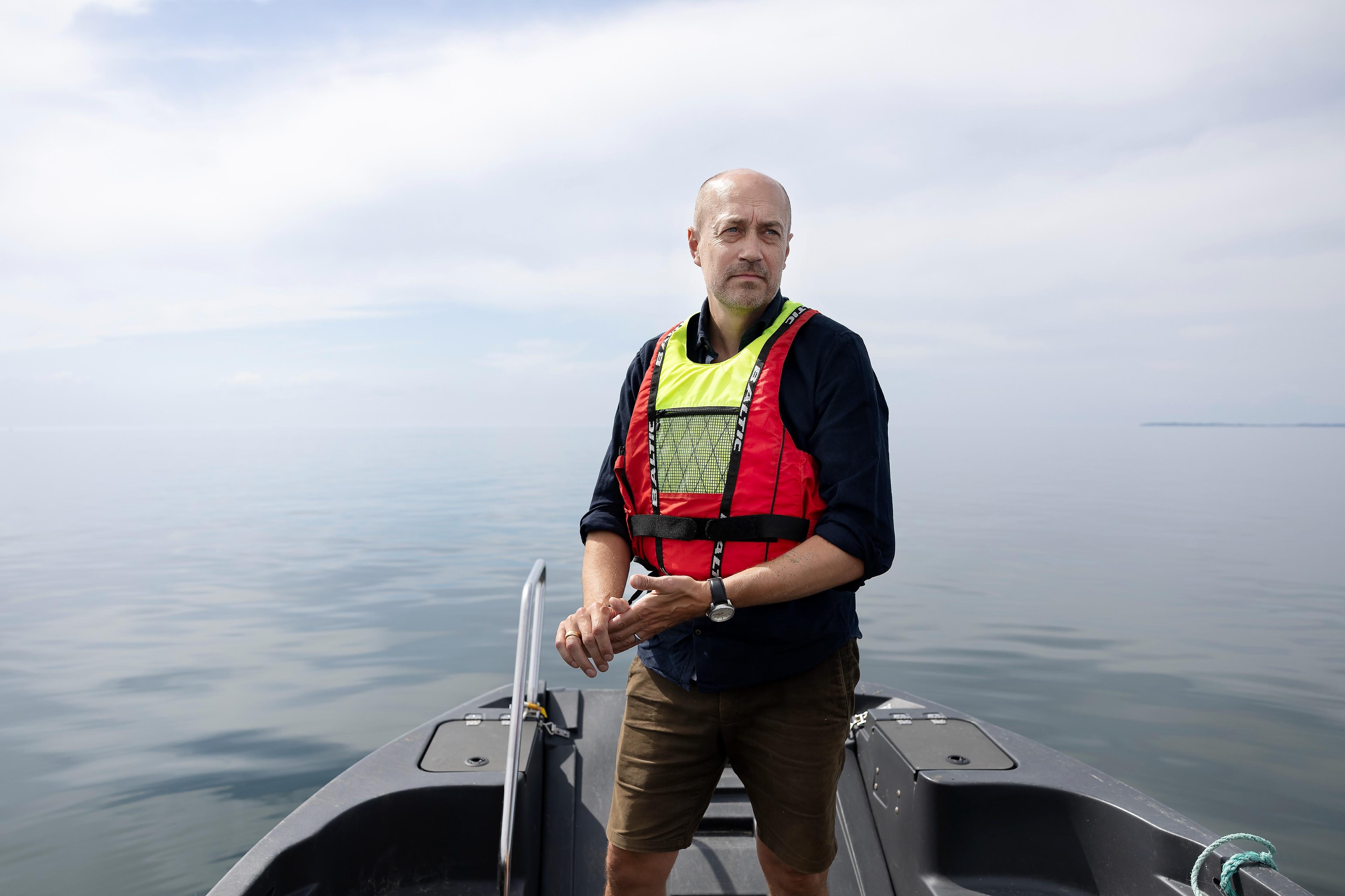 Miljøminister Magnus Heunicke (S) skal navigere mellem både hensyn til kystbeskyttelse, turisme, erhvervsinteresser og natur- og miljøbeskyttelse, når det kommer til de danske kyster. 