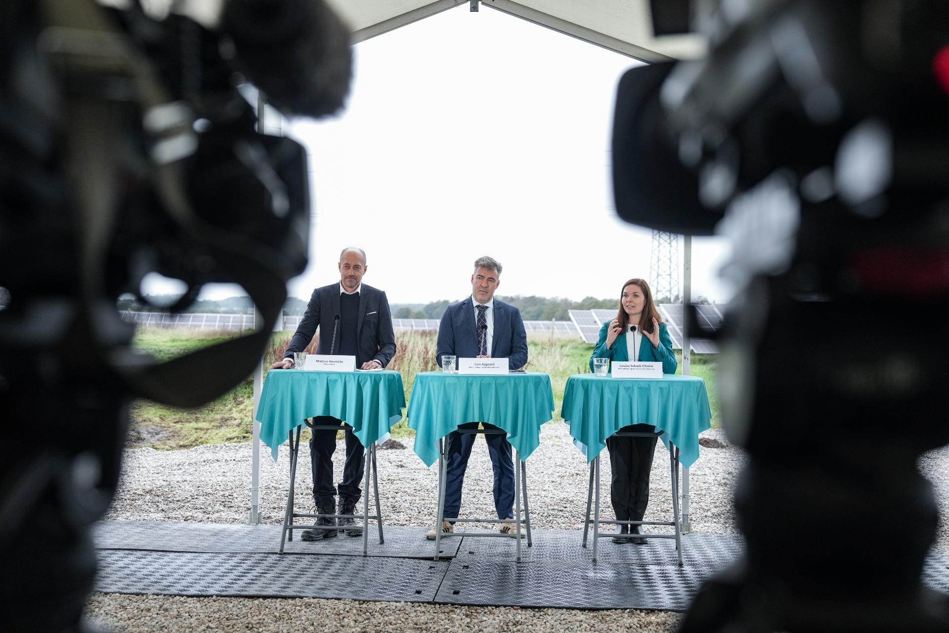 Mandag præsenterede miljøminister Magnus Heunicke (S), klima-, energi- og forsyningsminister Lars Aagaard (M) og kirkeminister og minister for landdistriker Louise Schack Elholm (V) regeringens udspil til 32 potentielle energiparker. 