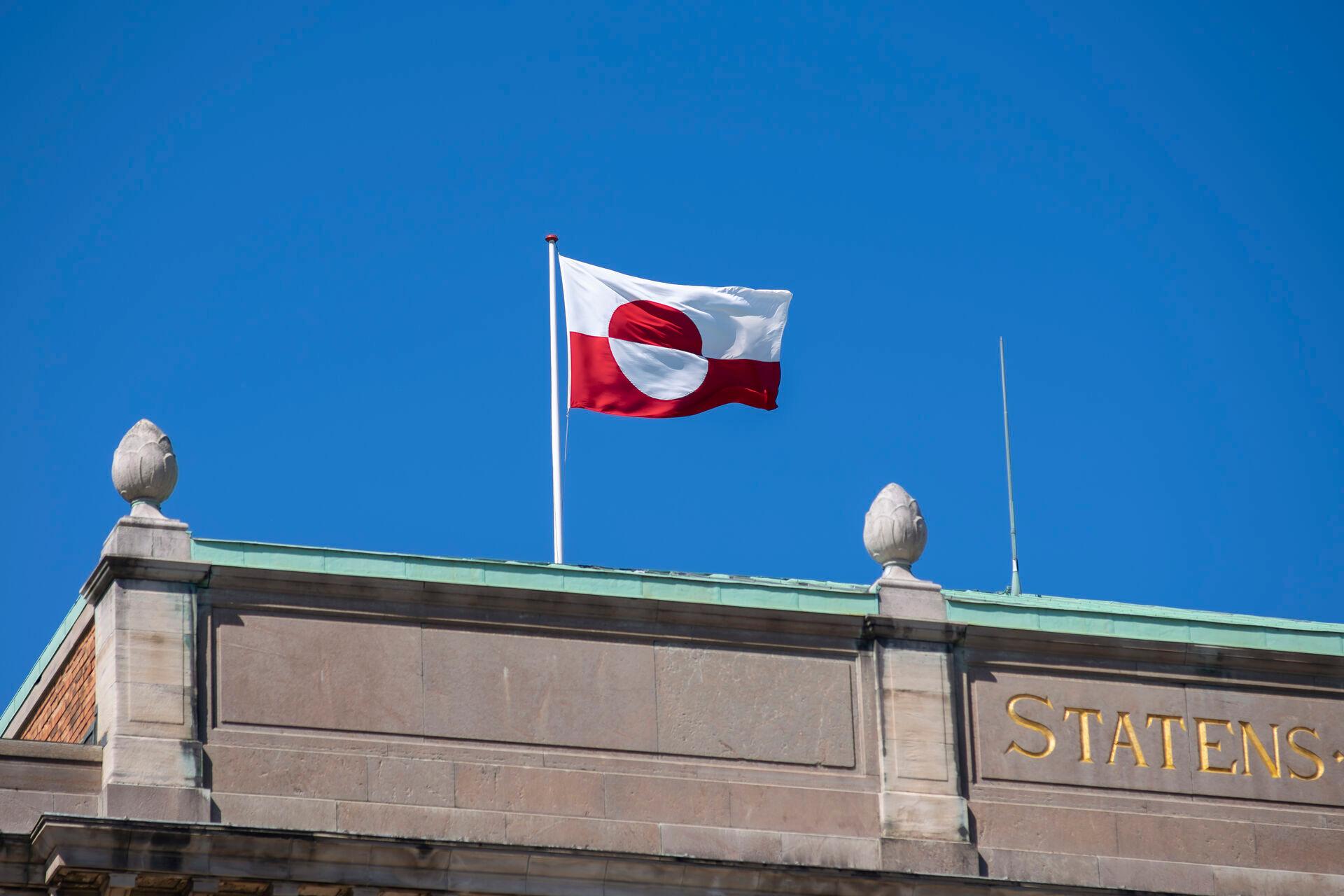 En strid mellem to danske kommuner og den grønlandske kommune Sermersooq skal mandag for Højesteret.