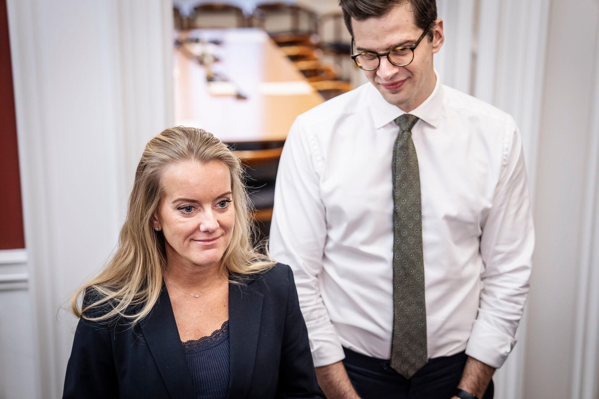 Pernille Vermund skabte Nye Borgerlige, men har nu forladt skuden og meldt sig ind i Liberal Alliance. Flere kritiserer hende for at skifte holdning på flere politikområder. Selv forsvarer hun sig med, at hun er modnet. 