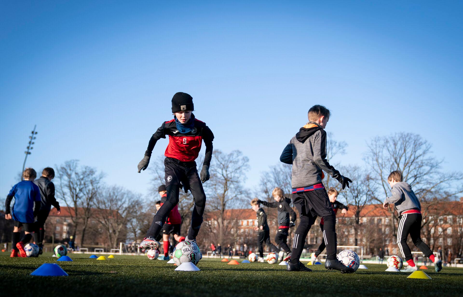 Fodbold er den mest populære idræt med 383.941 medlemmer i 2023. Det er en stigning på 13.997 i forhold til året før. Især børn i alderen 7 til 12 år spiller fodbold. Det er den største gruppe med 117.156 medlemmer. 