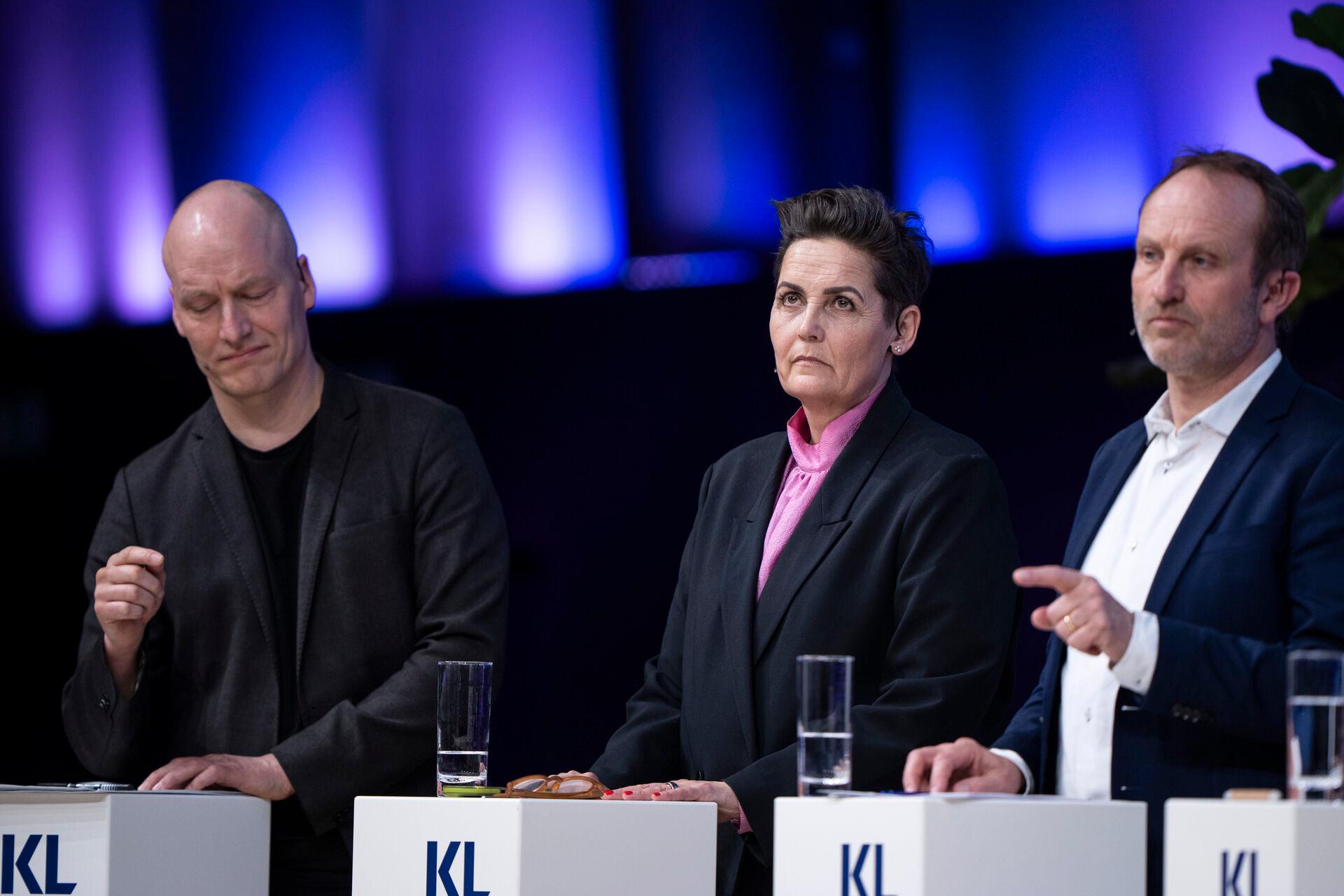 Politisk ordfører for Enhedslisten Pelle Dragsted, formand for Socialistisk Folkeparti Pia Olsen Dyhr og politisk leder for Radikale Venstre Martin Lidegaard er nogle af dem, der gør sig tanker om at få regeringen i mindretal. 