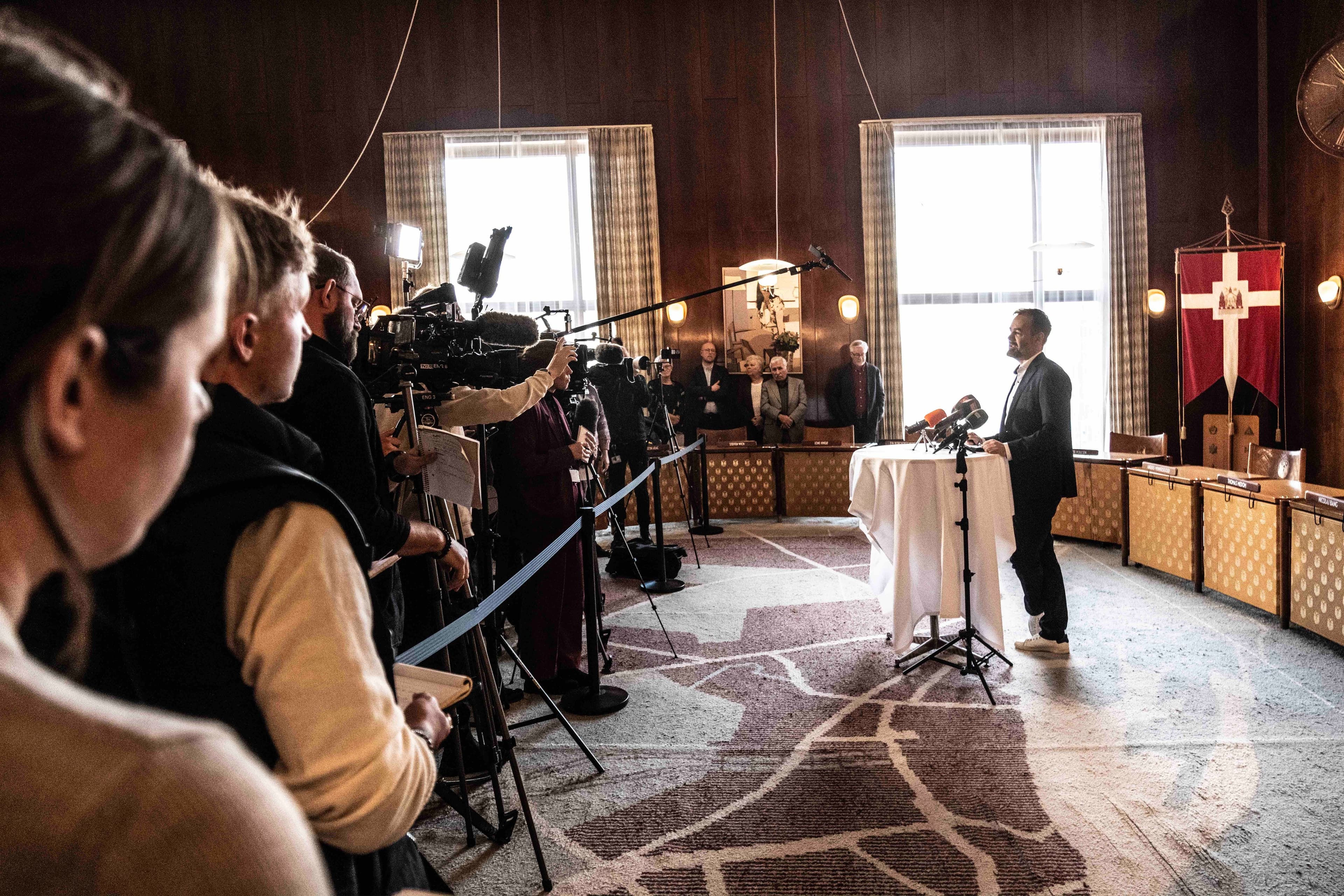 Aarhus-borgmester Jacob Bundsgaard holdte pressemøde på rådhuset i Aarhus onsdag den 23. oktober 2024. Bundsgaard bekræftede på pressemødet at han trækker sig som borgmester i Aarhus efter 13 år og fra politik, fordi det er tid til et skifte i hans karriere. 