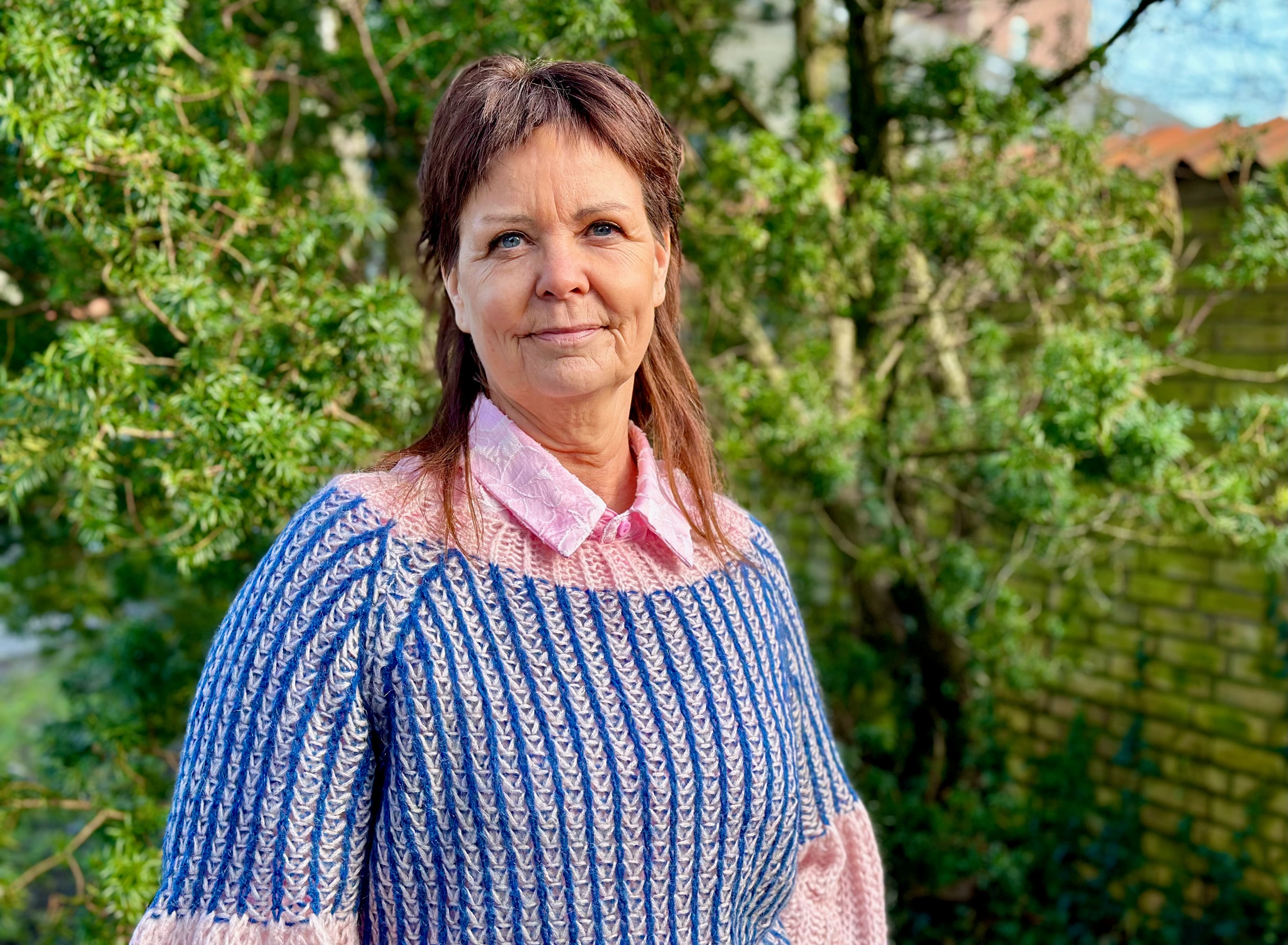 Sundhedsstyrelsen og Social- og Boligstyrelsen lægger op til at prioritere opbygning og omlægning af kapaciteten i socialpsykiatrien allerede fra næste år. Men det bekymrer forperson i Sind Mia Kristina Hansen, at der først fra 2028 skal sættes ind med mental sundhedsfremme og indsatser til mennesker med mistrivsel og tidlige tegn på psykisk lidelse.
