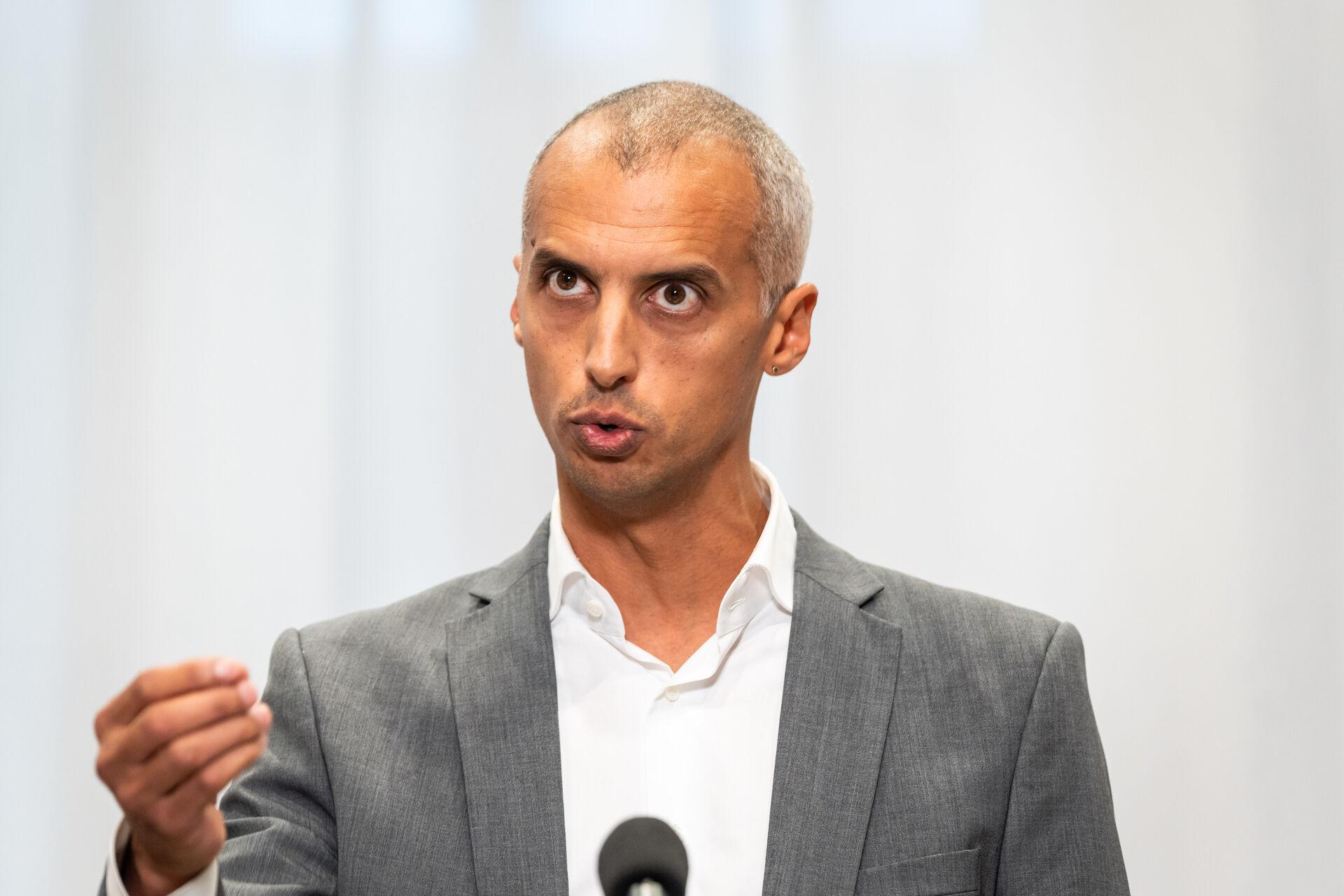 Børne- og undervisningsminister Mattias Tesfaye (S) mener langtfra, at det er godt nok, når op imod hver femte voksne dansker har problemer med at læse. 