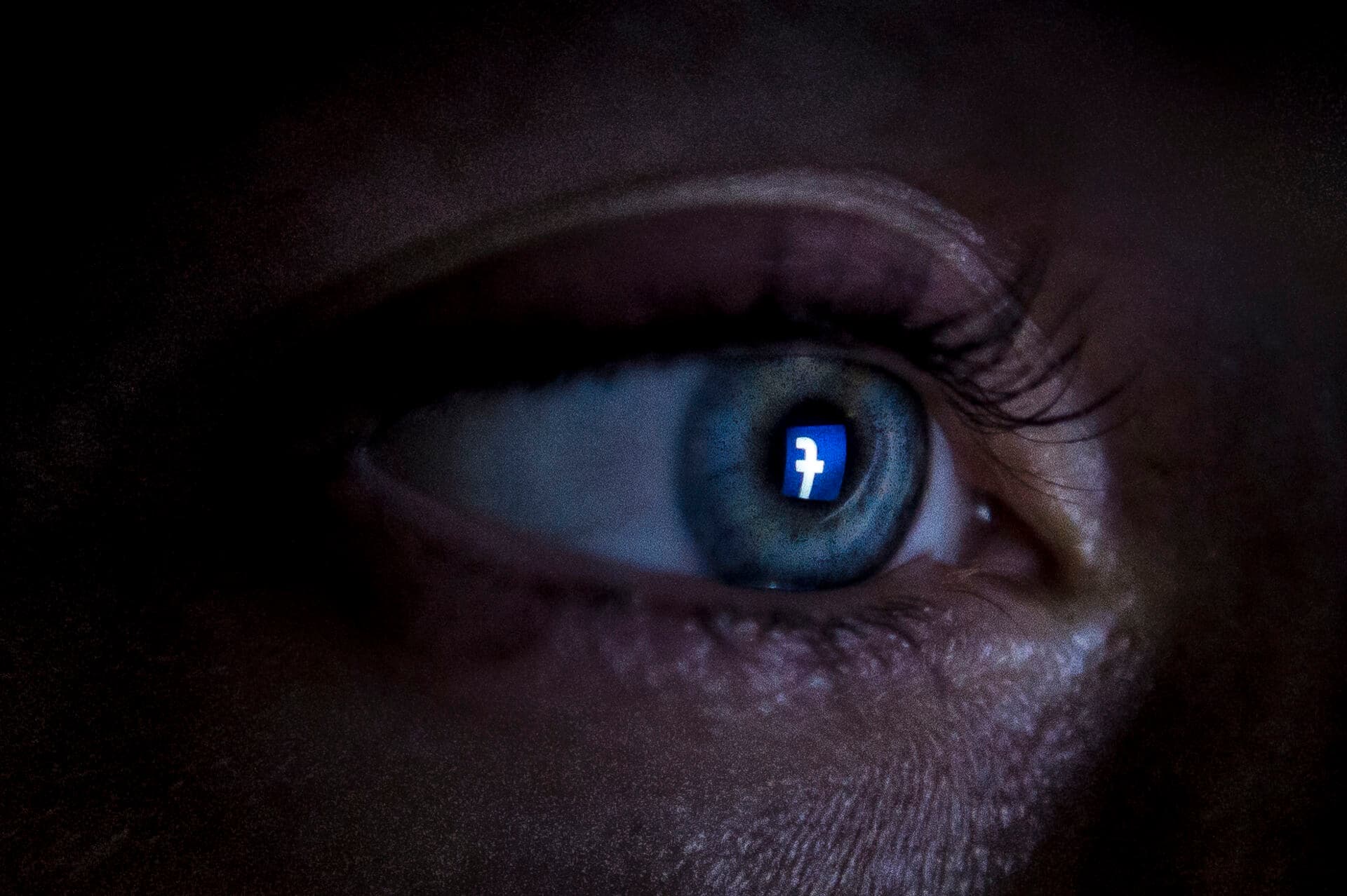 - For unge er det nemt at komme ind i grupper med online salg af f.eks. ulovlige puffbarer. Det er relativt uskyldigt, men den adgang kan hurtigt føre de unge længere og længere ind i grupper, hvor det pludseligt handler om våben og narko, lyder det fra forsker
