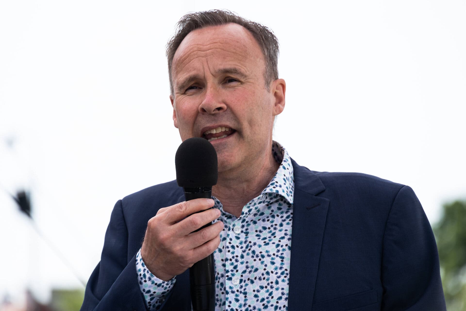 Da Allan S. Andersen blev borgmester i 2018, besluttede han, at han ville være en synlig borgmester og være så tæt på borgerne som muligt. Det mener han selv, er årsagen til, at han blev genvalgt. Men engagementet over for borgerne tærer på hjemmefronten, og det vil han gøre noget ved.
