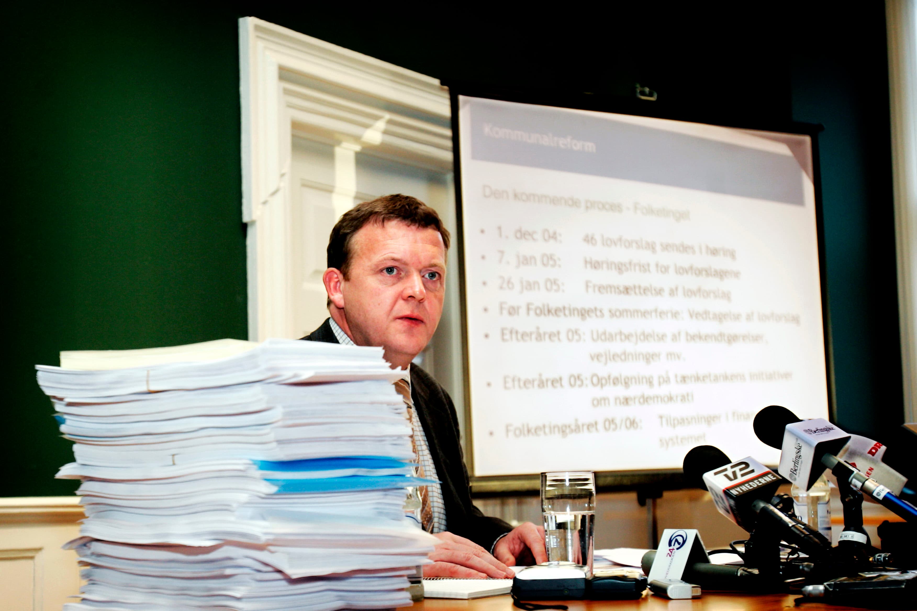 Udenrigsminister Lars Løkke Rasmussen (M) var som indenrigsminister for Venstre i begyndelsen af årtusindet arkitekten bag den seneste kommunalreform. Har han mon appetit på det indenrigspolitiske efter et folketingsvalg, og kan det sætte fart i planer om en ny kommunalreform, spekulerer Maria Steno.