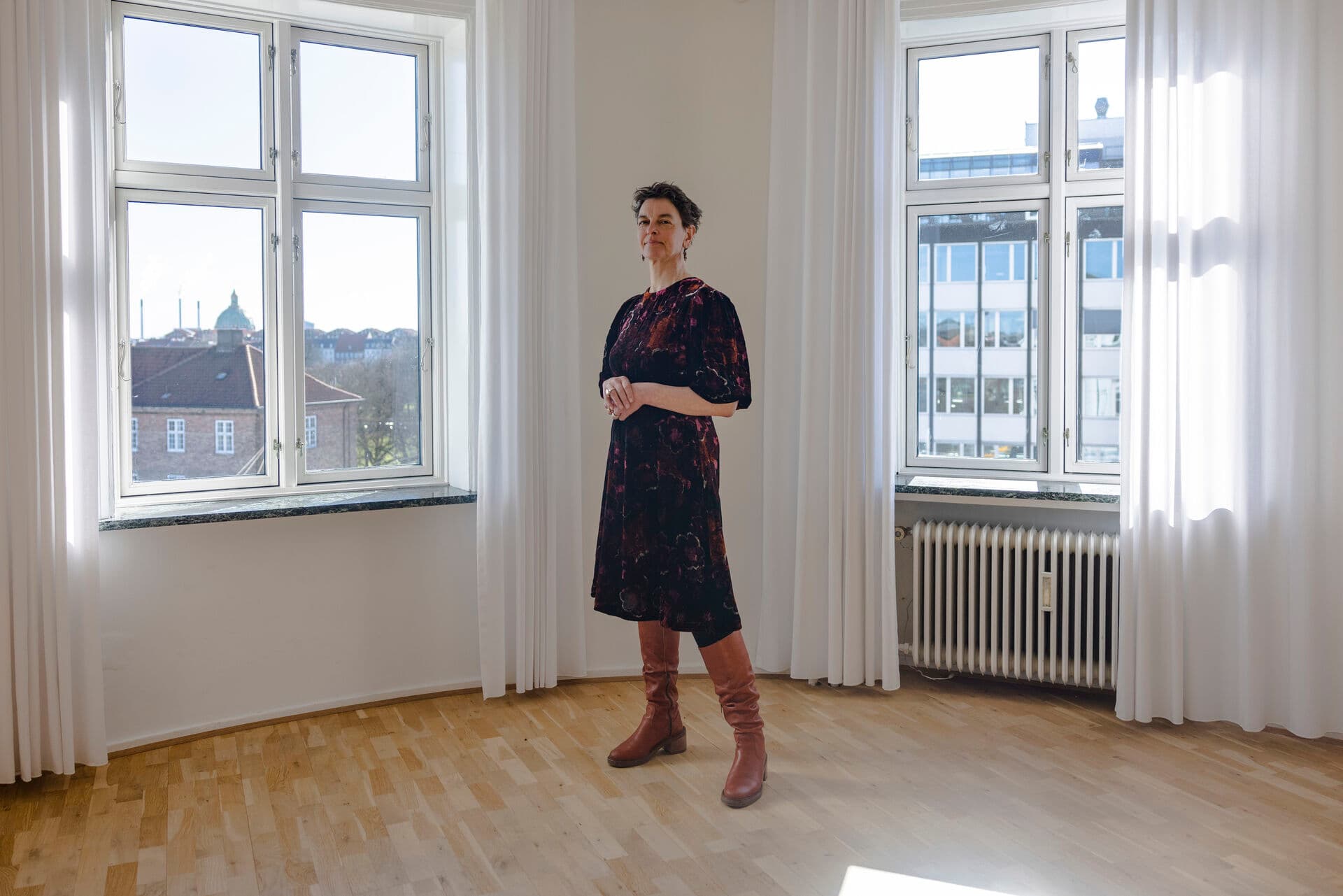 Kommunale medarbejdere er dygtige, engagerede og enormt optagede af at løse opgaverne til gavn for borgerne. Det skal vi glæde os over. Understøtte. For ledelseskraften kommer, når vi sammen tager ansvar for at lykkes. Ingen kan alt alene – og det skal de heller ikke, skriver Sara Vergo.