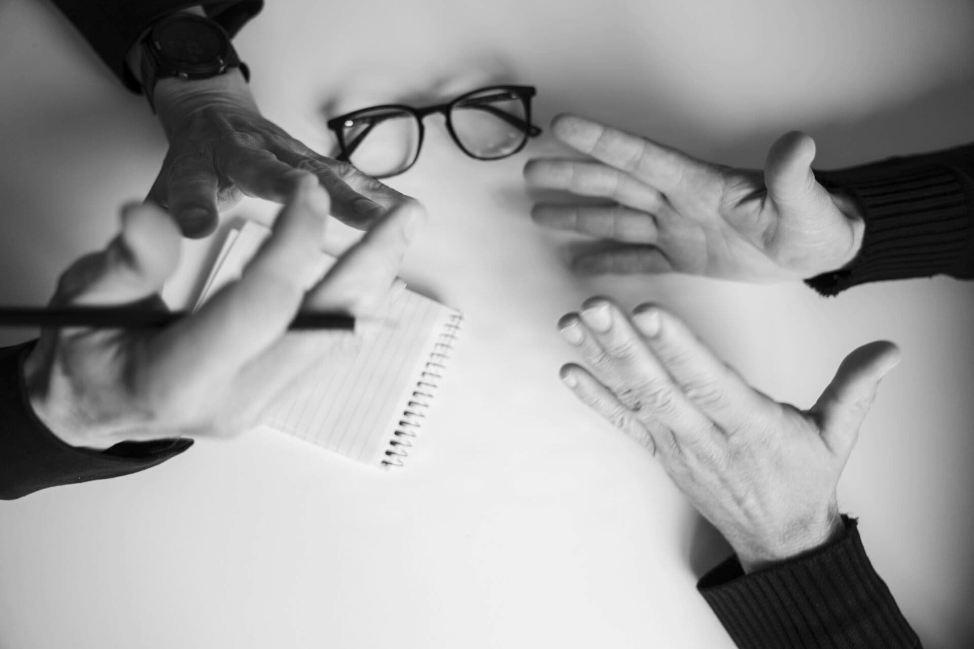 Kommunale ledere bruger 10 timer om ugen på møder, viser ny analyse. 