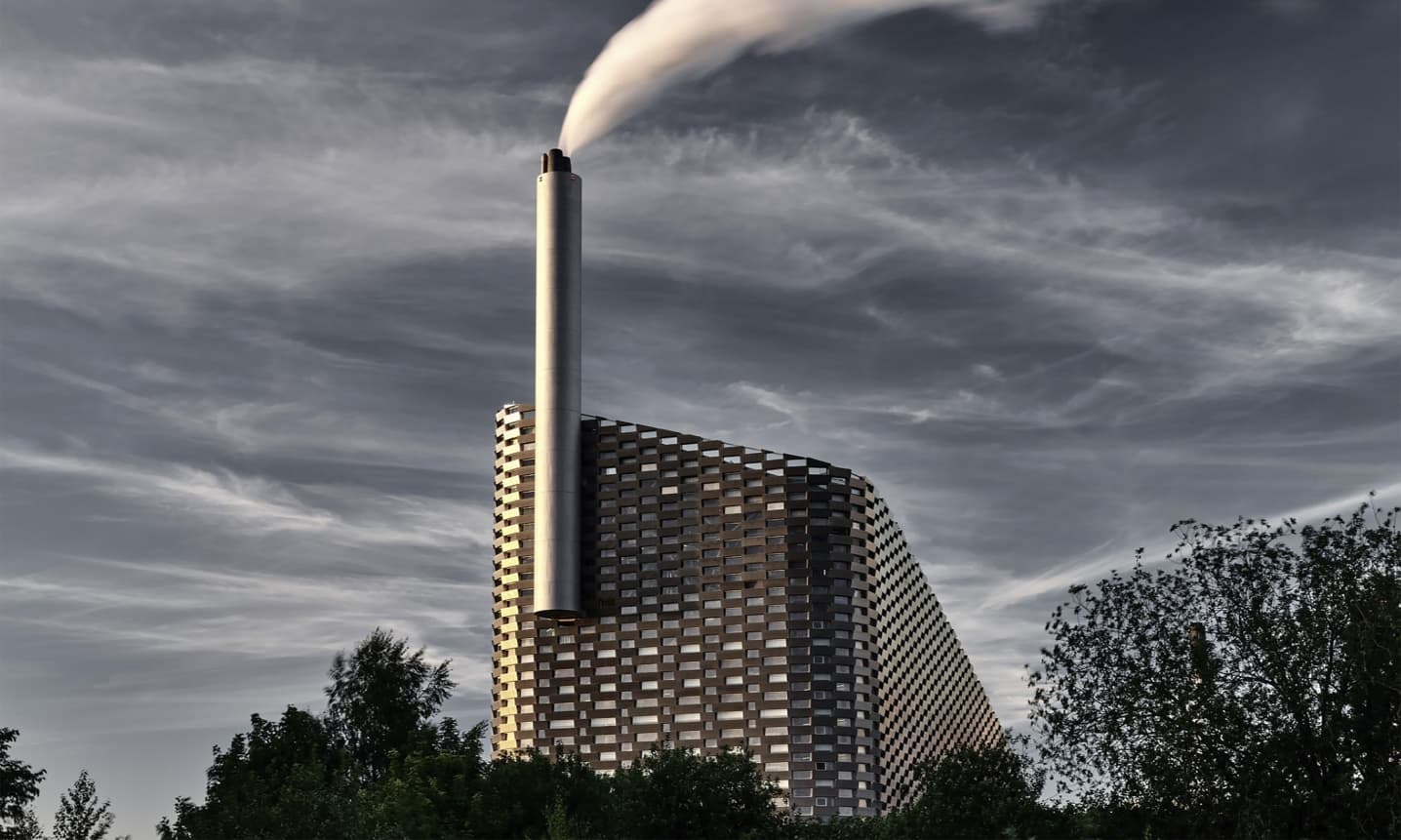 - Det er så blodrødt, som det overhovedet kan være, siger Jacob Georg Naur, advokat med speciale i udbudsret hos Hejm Advokater, om ulovlige indkøb for 218 mio. kr. hos det kommunalt ejede affaldsselskab Amager Ressource Center.