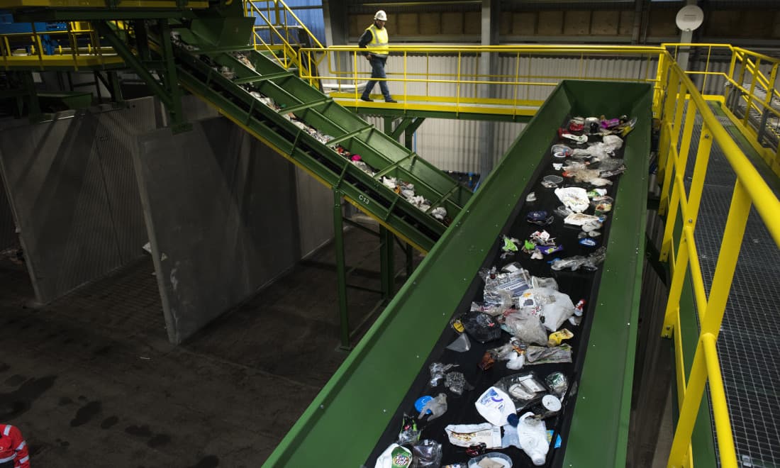 Reno Nord, som har hovedsæde i Aalborg, har købt ind for 99 millioner kroner uden udbud, selv om opgaverne ifølge eksperter burde have været det.