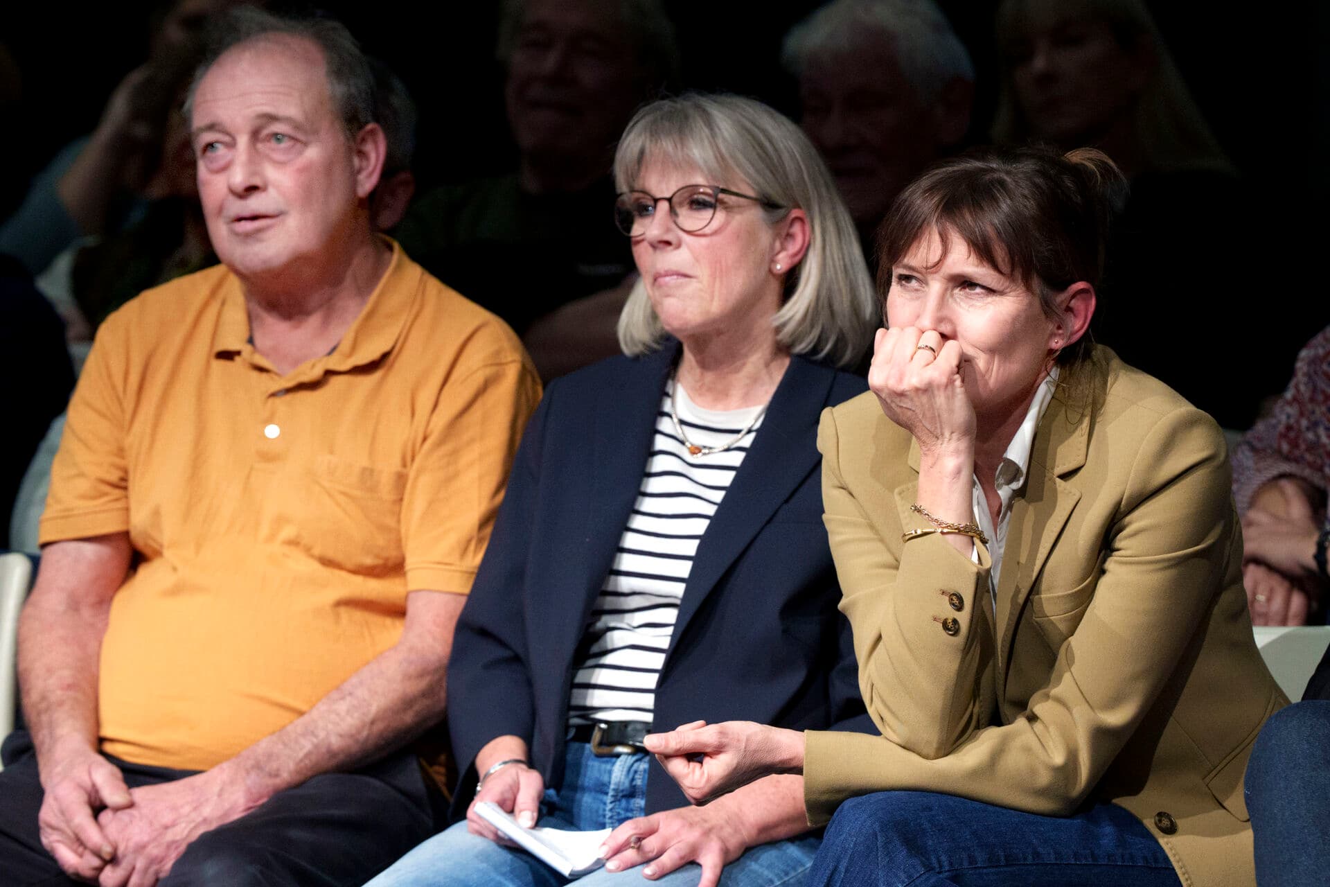 Valget er blevet en ægte neglebider i Helsingør, hvor Konservatives borgmester Benedikte Kiær (t.h.) på valgnatten blev væltet af pinden, men nu måske alligevel får en chance for at blive sit partis 19. borgmester ved KV25.