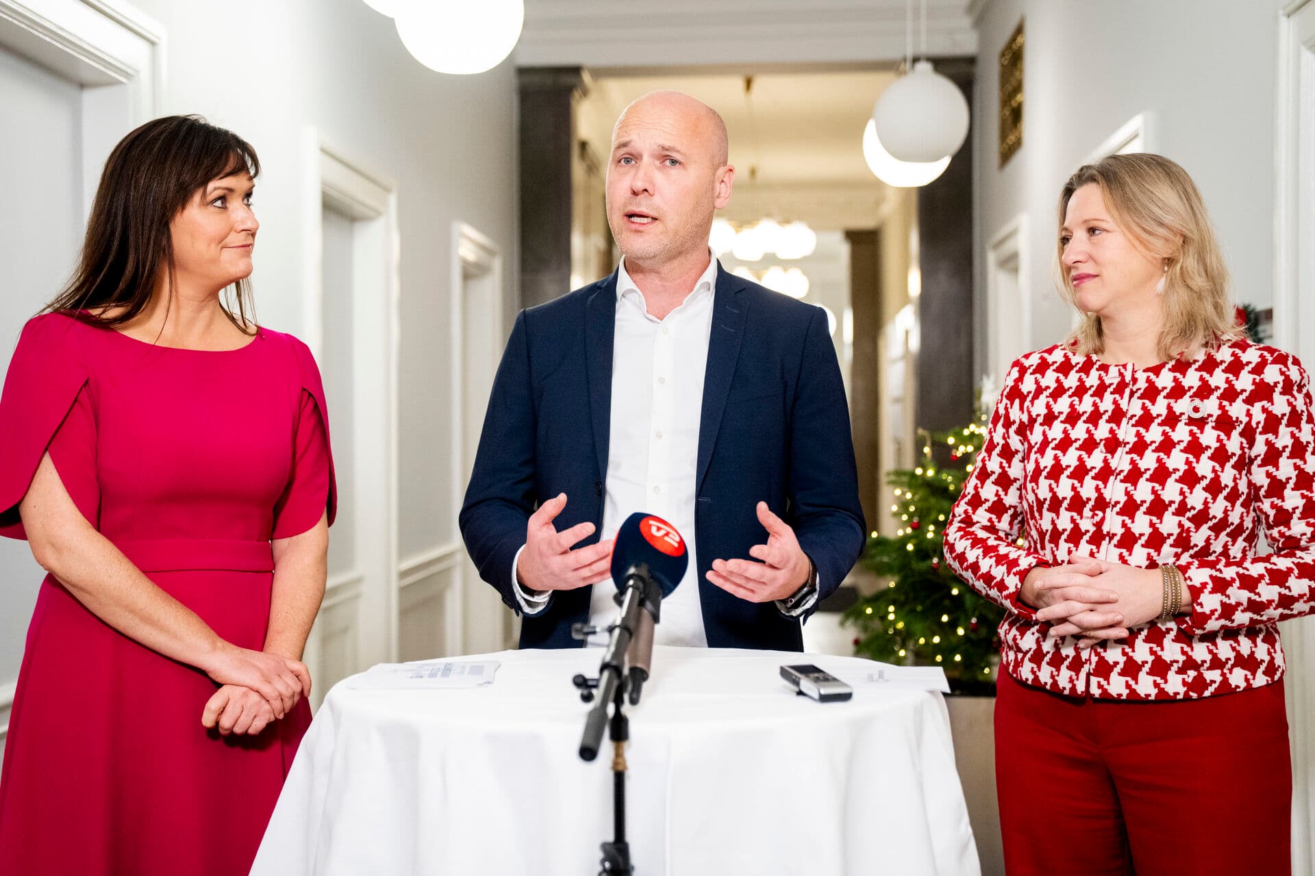 Den 5. december præsenterede indenrigs- og sundhedsminister Sophie Løhde (V), social- og boligminister Sophie Hæstorp Andersen (S) og formand for Danske Regioner Anders Kühnau aftalen om udmøntning og implementering af den samlede 10-årsplan for psykiatrien mellem regeringen, Danske Regioner og KL.